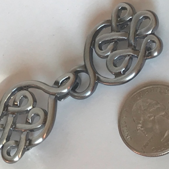 celtic swirl cloak clasp in silver - Picture 5 of 7